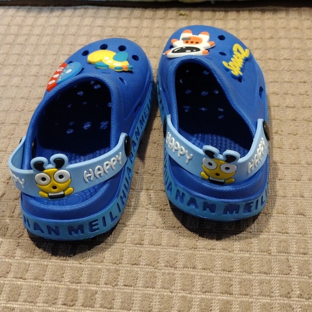 Kids Blue Space-Themed Slip-On Clogs - Picture 2 of 3